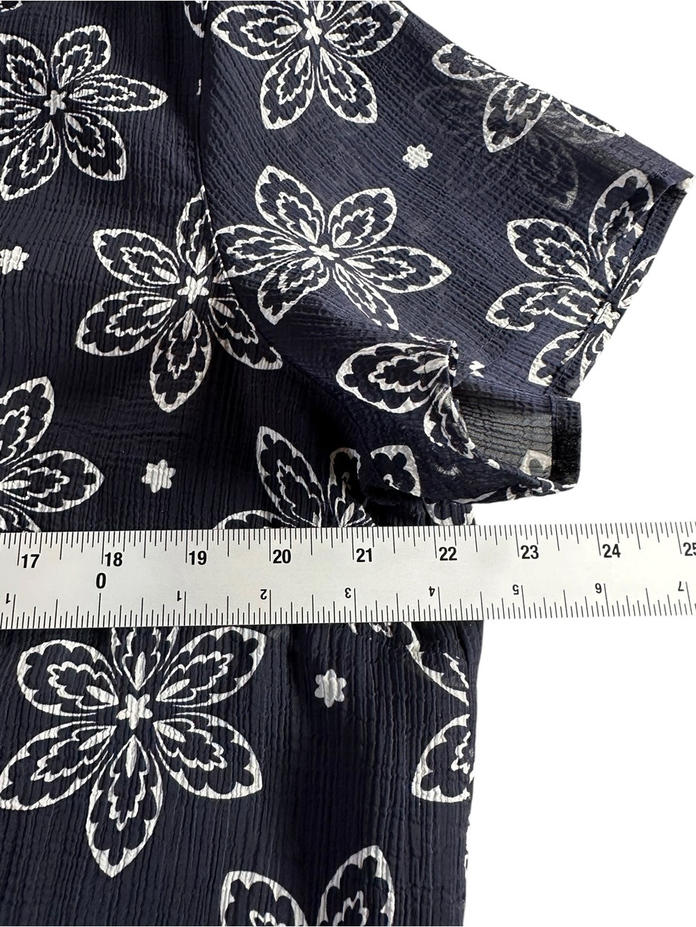 Alfred Dunner Navy and Cream Floral Button-Front Blouse 16 - Picture 9 of 10